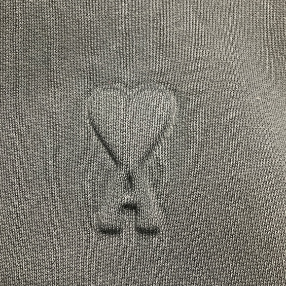 AMI PARIS BY ALEXANDRE MATTIUSSI BLACK EMBOSSED HEART CREW SWEATSHIRT - Picture 7 of 8